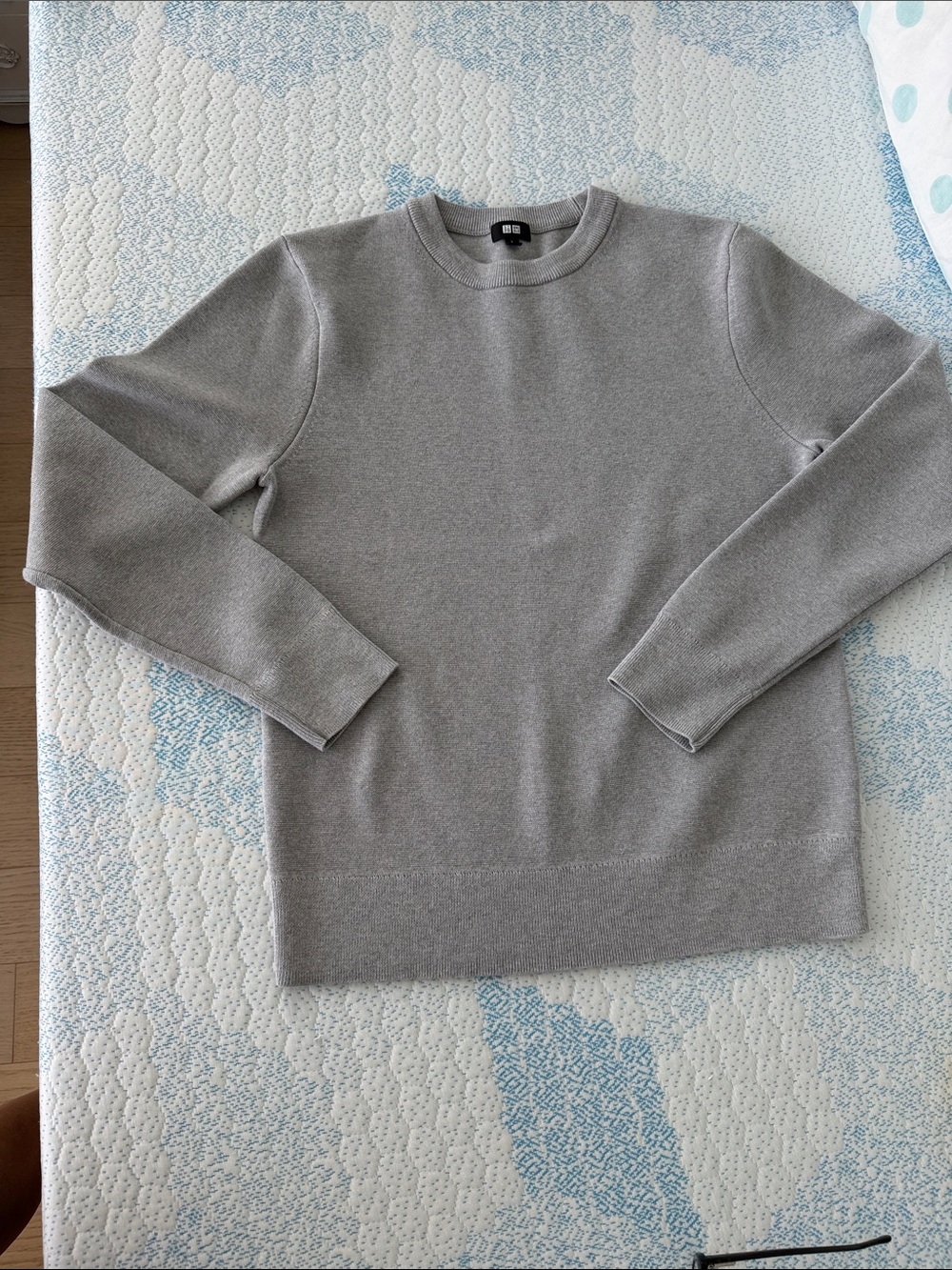 UNIQLOMen's Crewneck Sweater in Light Gray